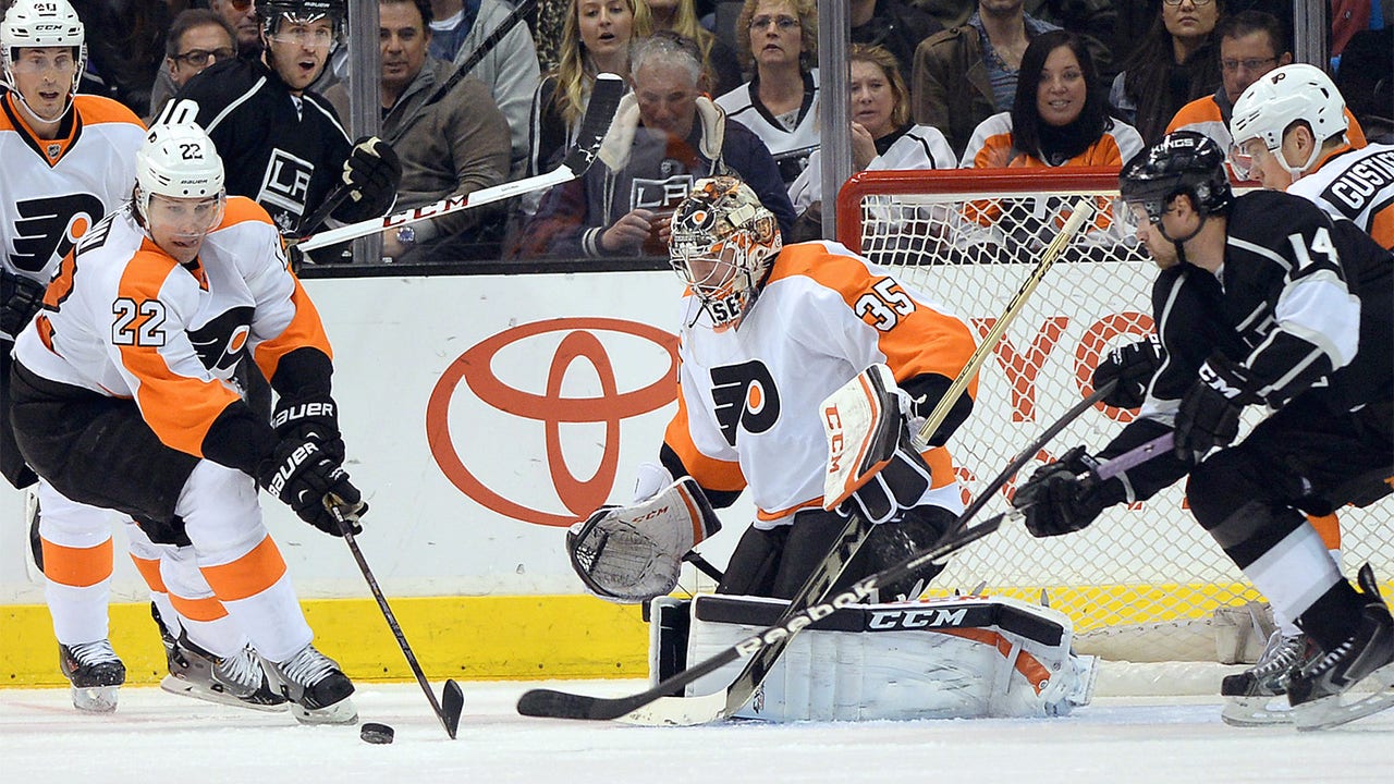 Flyers, Mason record shutout as Kings' struggles continue